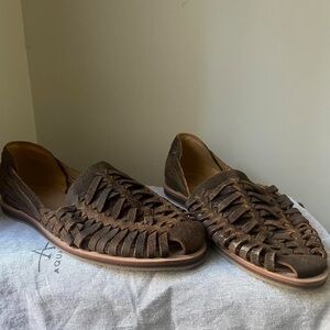 NWOT Nisolo men’s huarache leather sandal in waxed dark brown, size 8.5